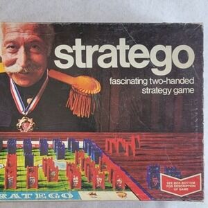 Vintage 1977 Stratego Board Game Milton Bradley Complete Strategy Game